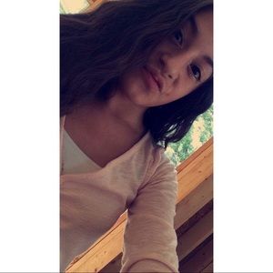 Meet your Posher, Carolina